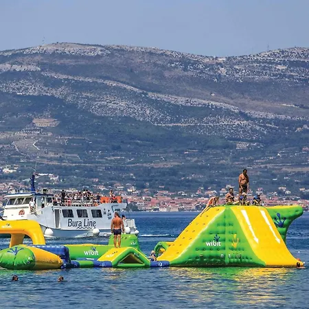 Four-bedroom In Zedno Ferienhaus *