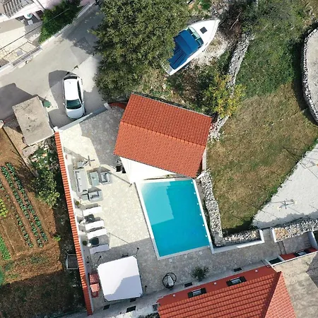 Four-bedroom In Zedno Trogir