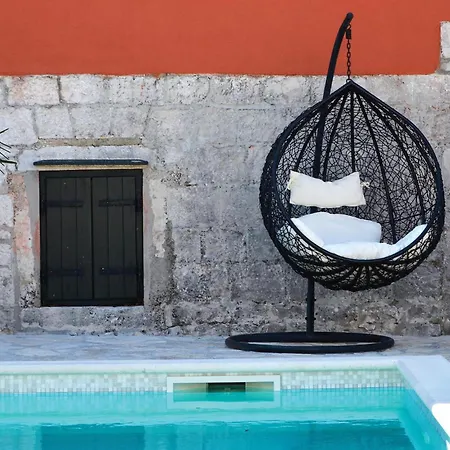 Four-bedroom In Zedno Prázdninový dům *