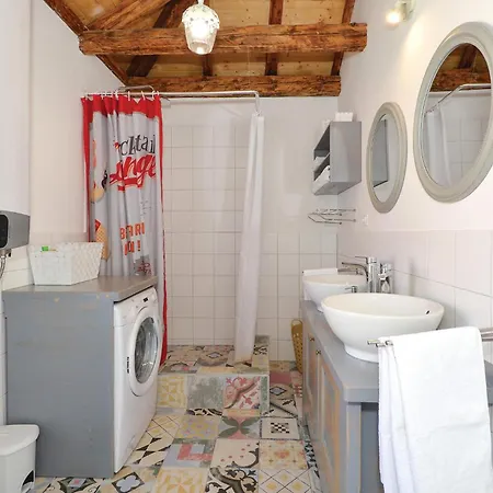 Four-bedroom In Zedno Trogir