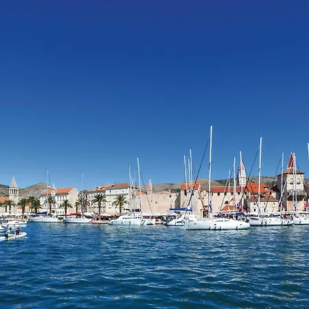 Prázdninový dům Four-bedroom In Zedno *